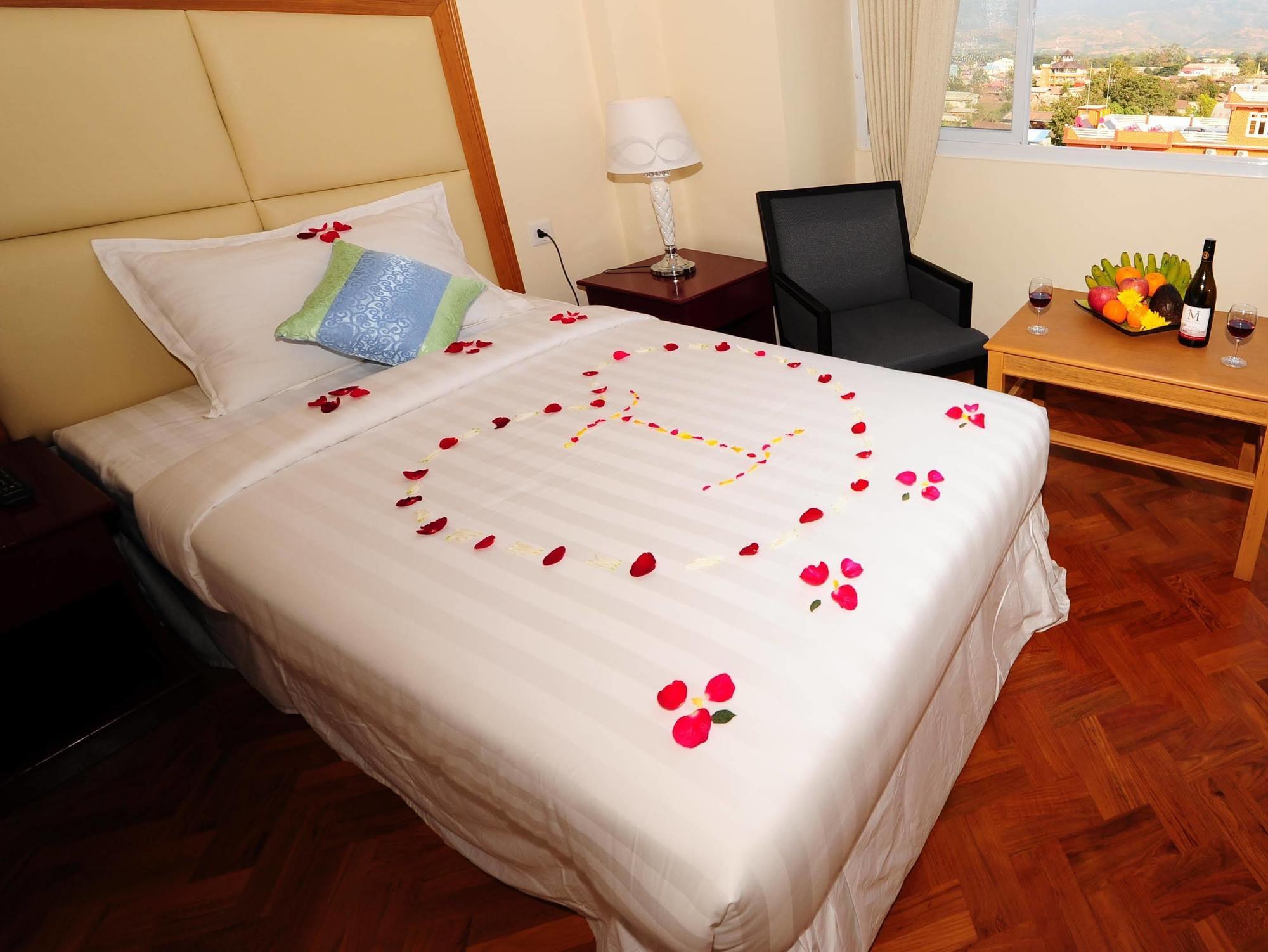 Royal Inlay Hotel Nyaung Shwe Eksteriør bilde